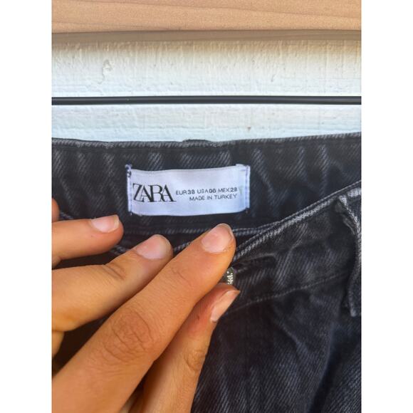 Zara High‎ Waisted Wide Leg Jeans, Distressed, Black, Size 6 - Picture 4 of 5